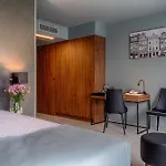 Focus Отель Познань